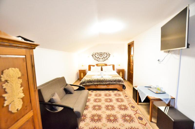 Large Twin Room image 2