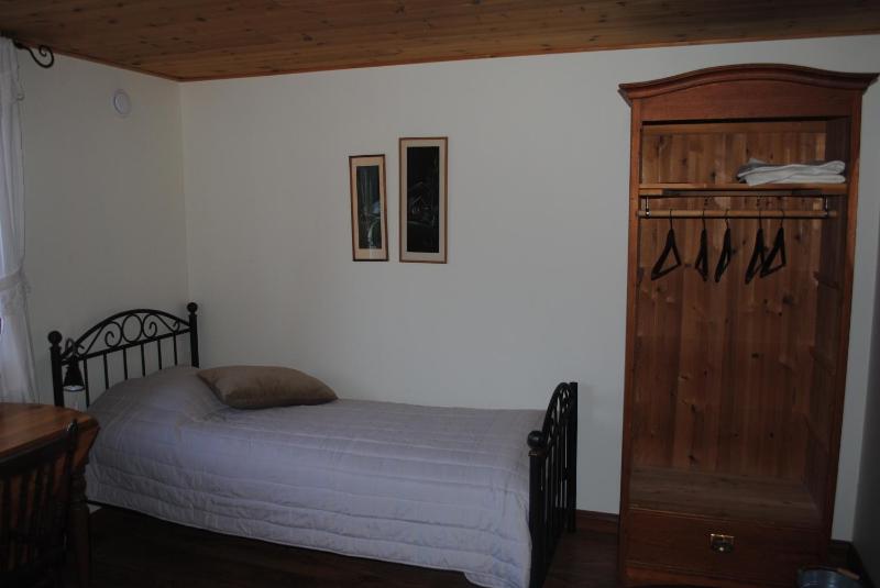 Double or Twin Room with Shared Bathroom image 2