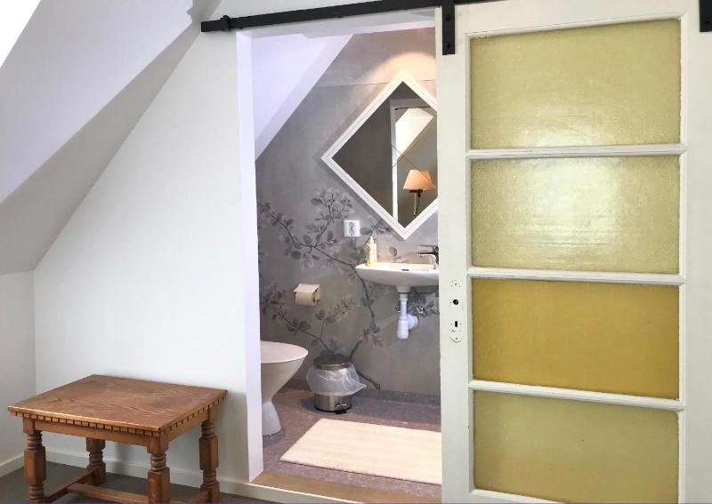 Deluxe Double Room with Balcony image 4