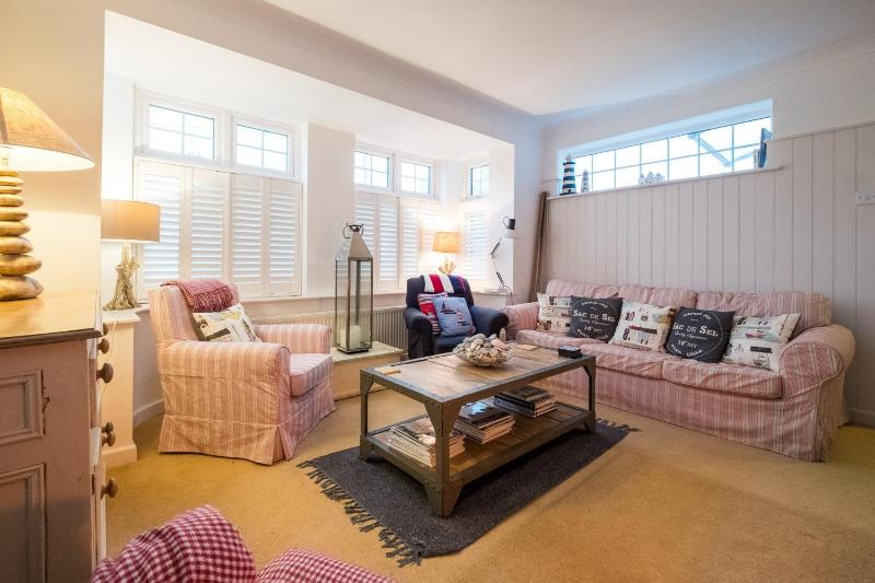 69 Saxmundham Road - image 17