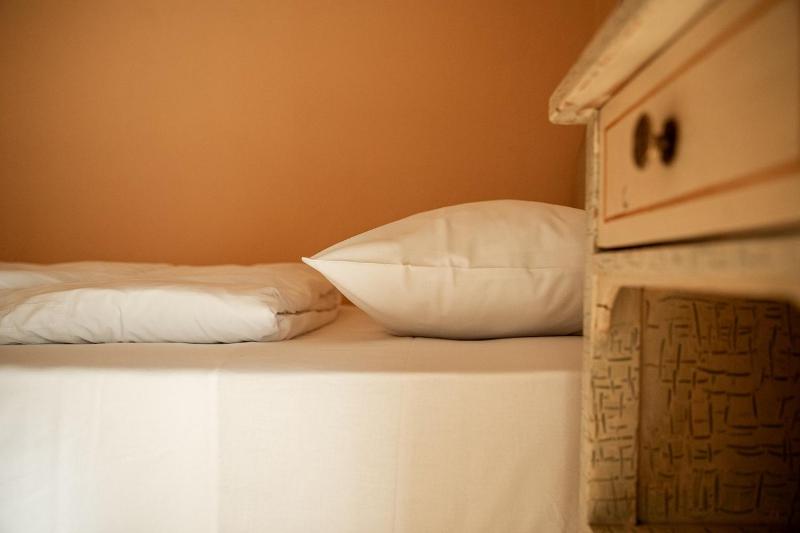 Single Room with Mountain View image 3