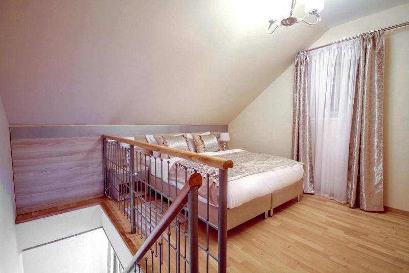 Benjamin Hotel - image 4