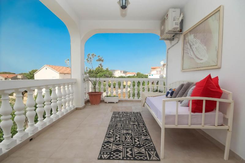 Two-Bedroom Apartment (4-5 Adults) image 3