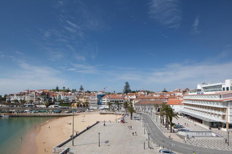 Deluxe Double Room with Sea and Bay View image 2