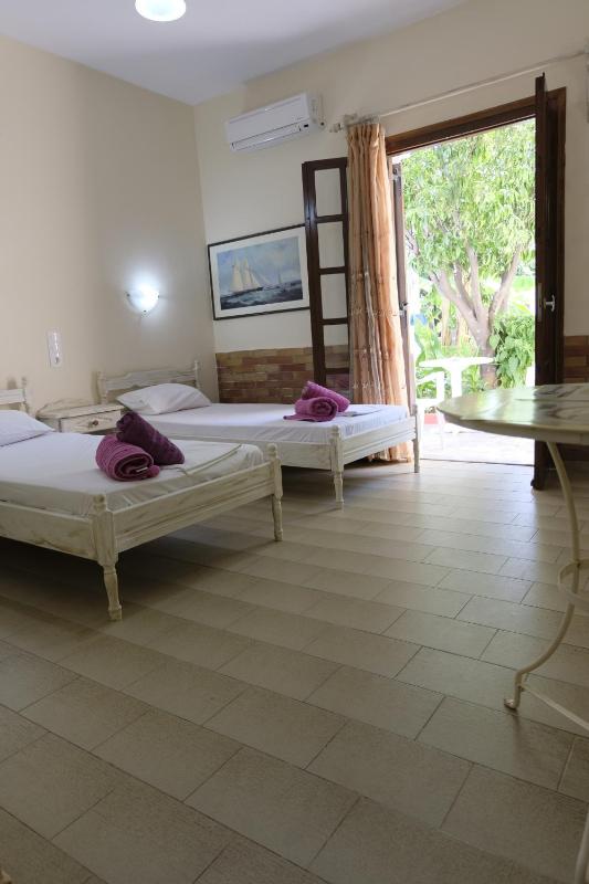 Taxiarchis Apartments - image 4