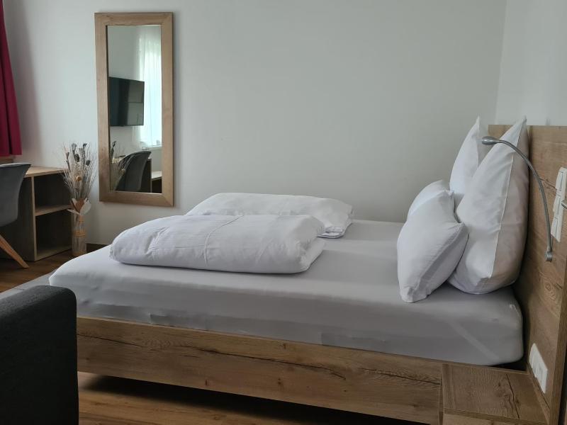 Double Room image 1
