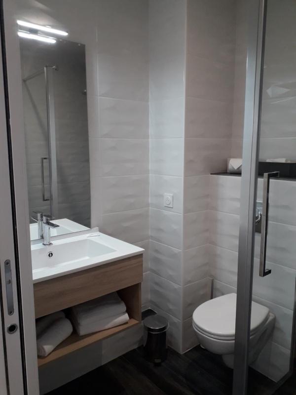 Double Room image 4