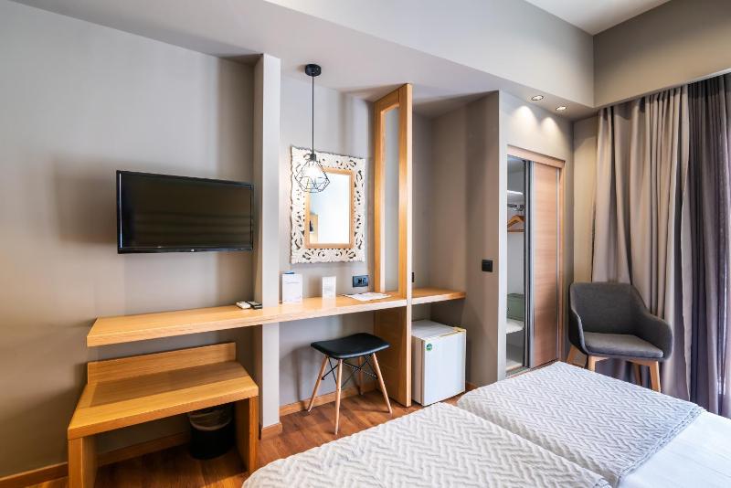 Family Room with City View  image 1
