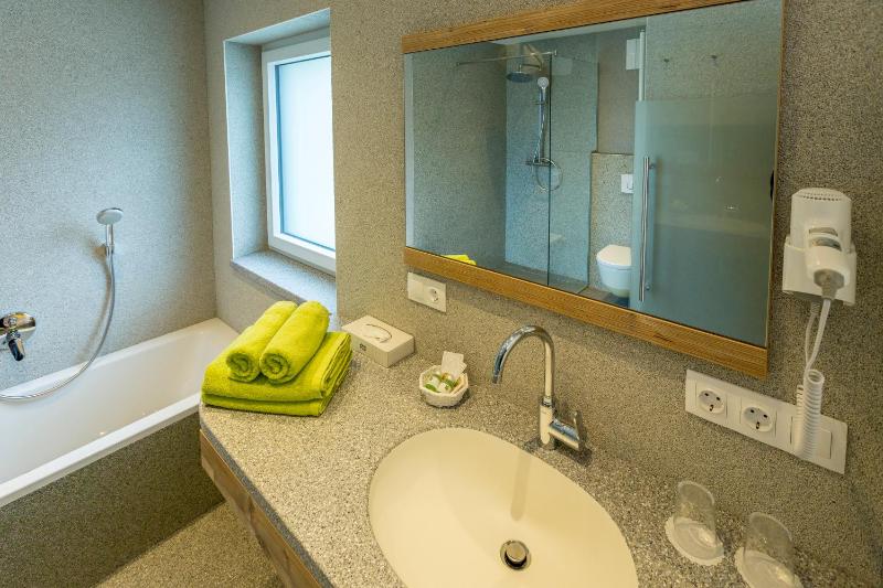Apartment with Balcony - F3 image 3