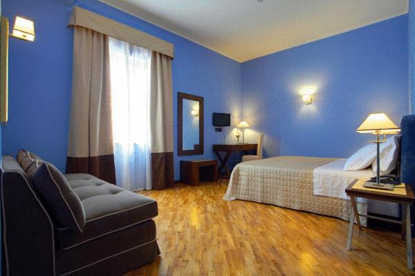 Quadruple Room image 3