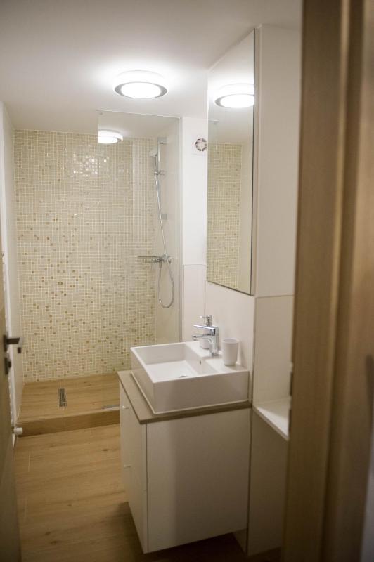 One-Bedroom Apartment image 3