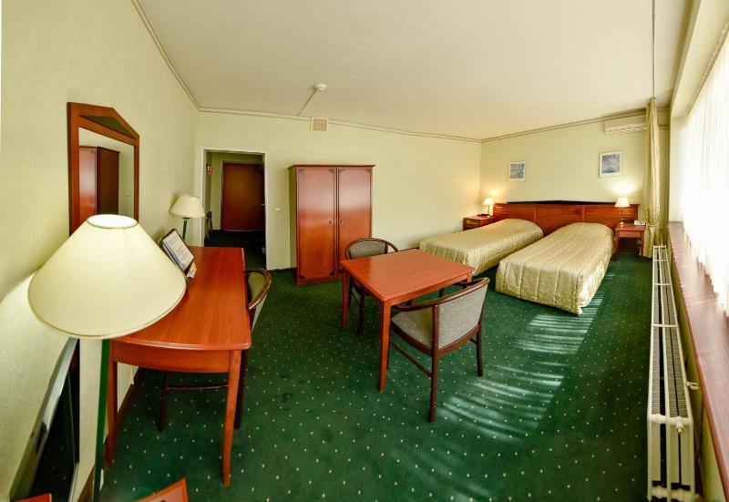Standard Double or Twin Room image 2