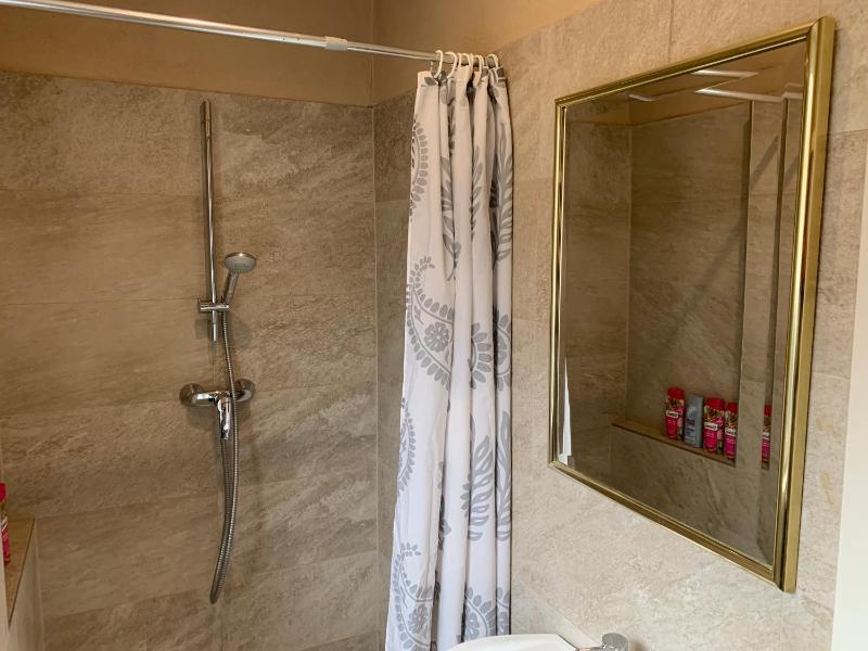 Two-Bedroom Apartment with Garden and Terrace Austrasse 5 image 4