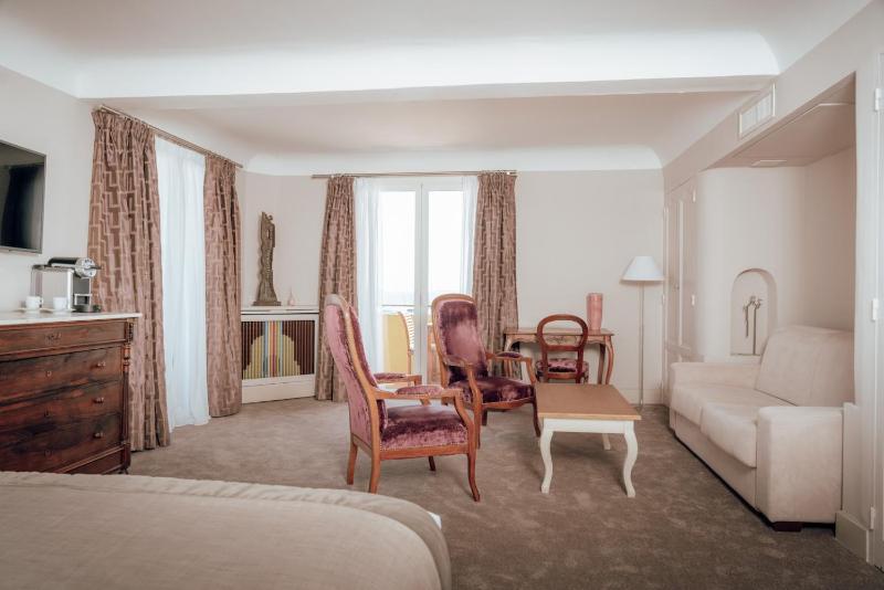 Junior Suite Panoramic with Sea View image 4