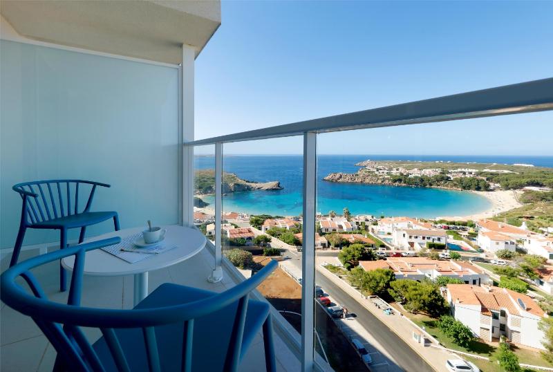 Deluxe Double Room with Sea View image 1