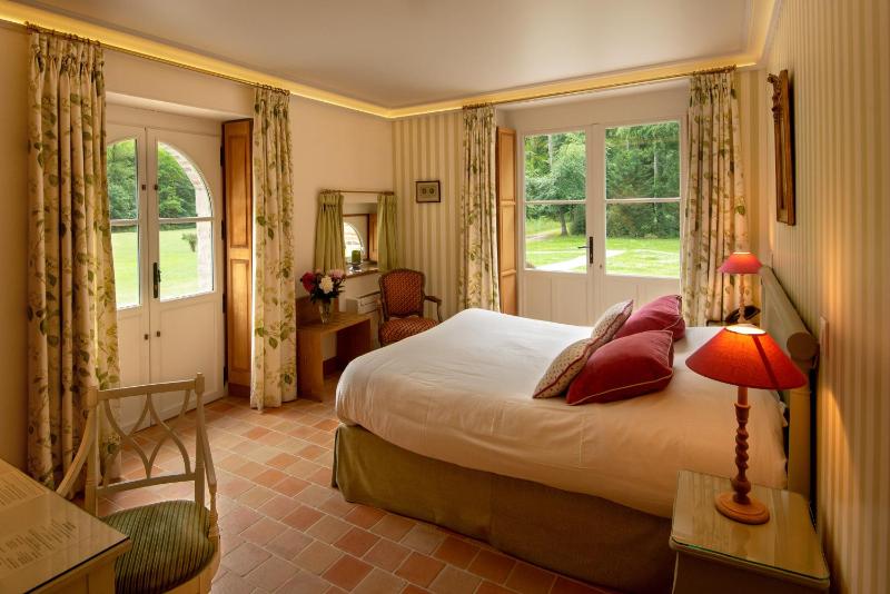 Double Room image 4