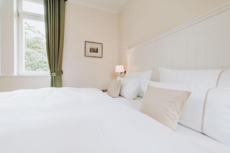 Double Room image 1