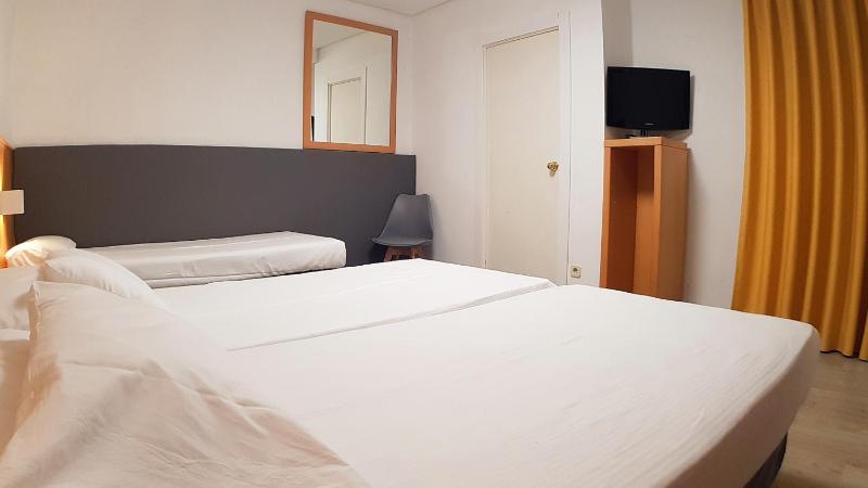 Triple Room image 3
