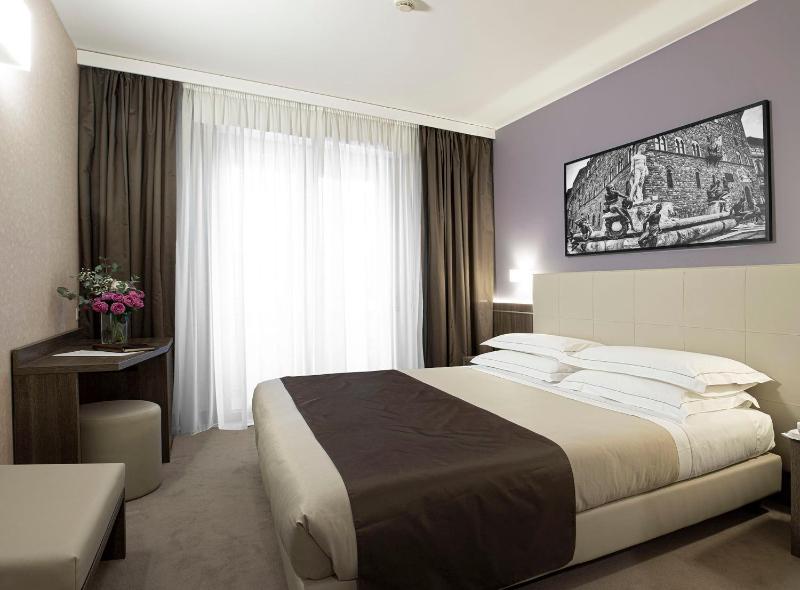 Double or Twin Room image 3