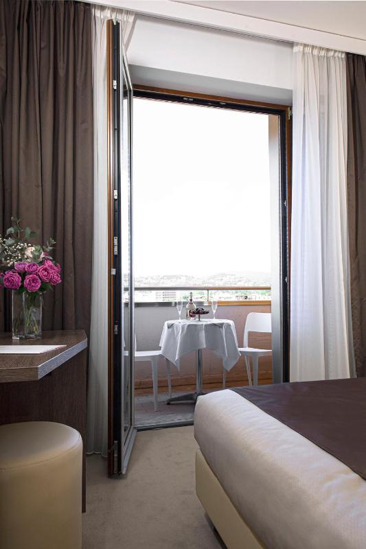 Double Room (1 Adult) image 3