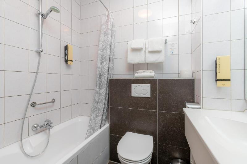 Triple Room image 2