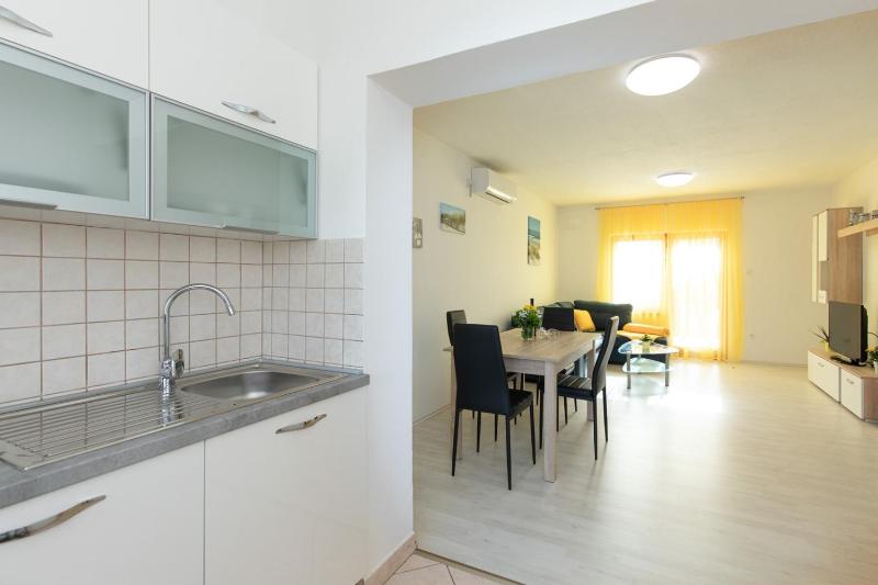 Apartments Tonica - image 12