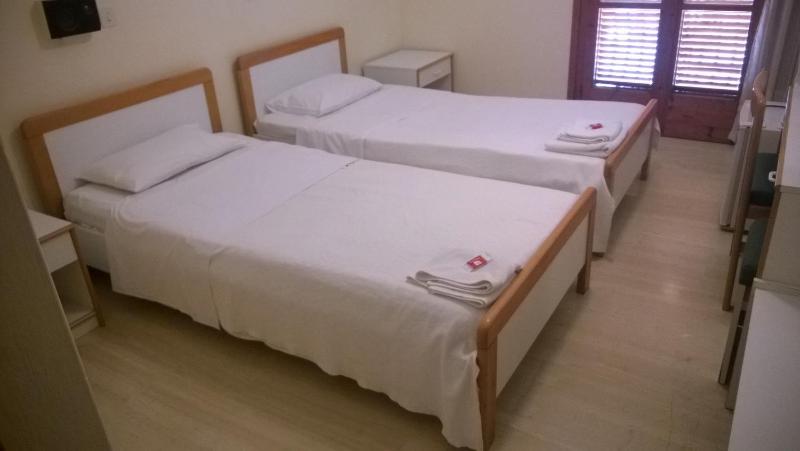 Twin Room with Mountain View image 3