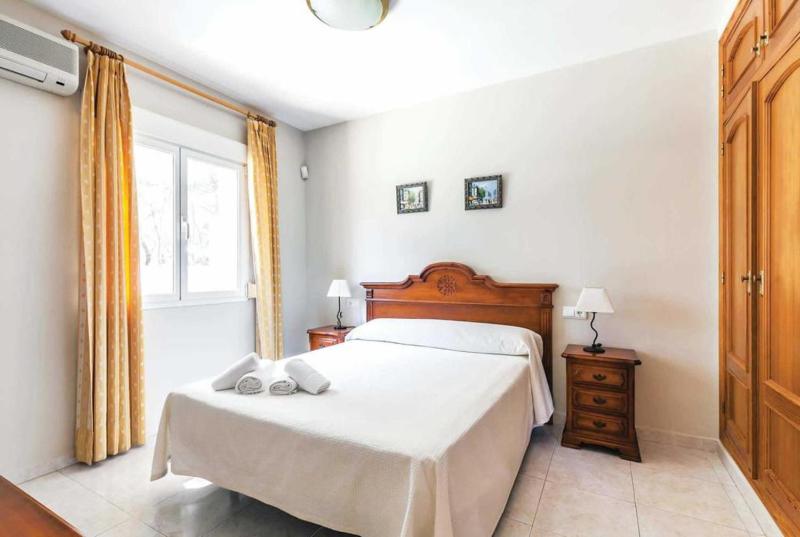 3383 Villa Encina - image 2