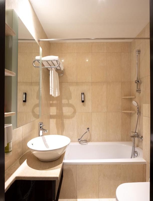 Studio Apartment image 3