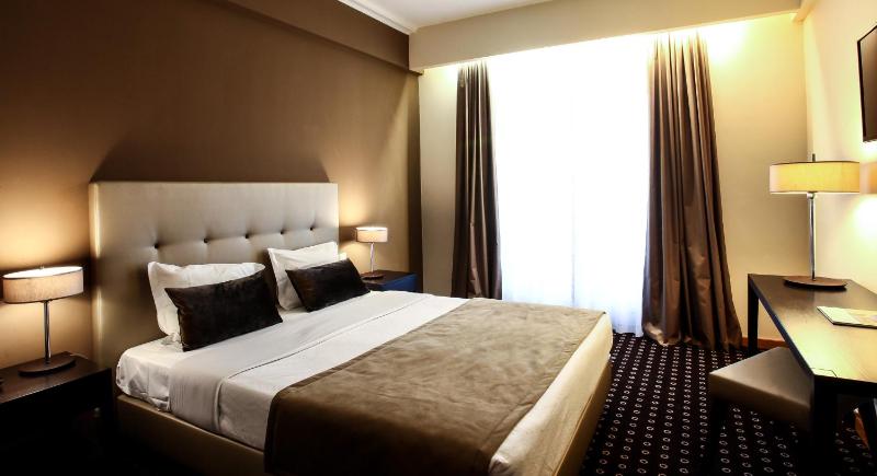 Double Room image 3