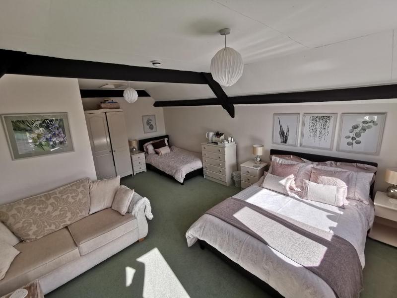 Quadruple Room image 1