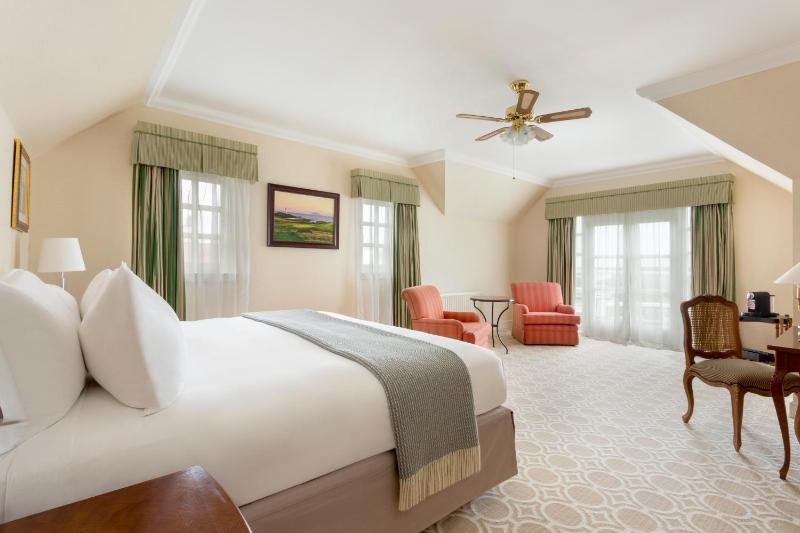 Double or Twin Room image 2