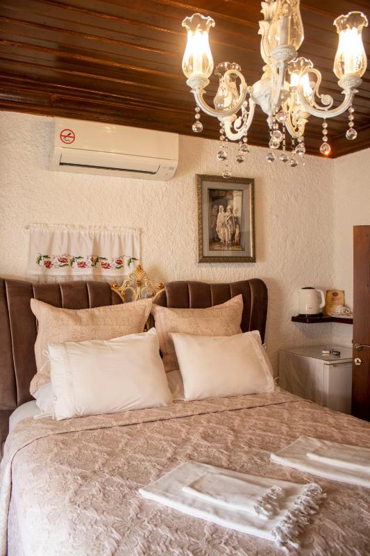 Superior Triple Room image 2