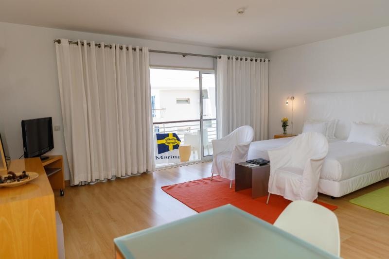 Superior Studio with Pool or Marina View image 3