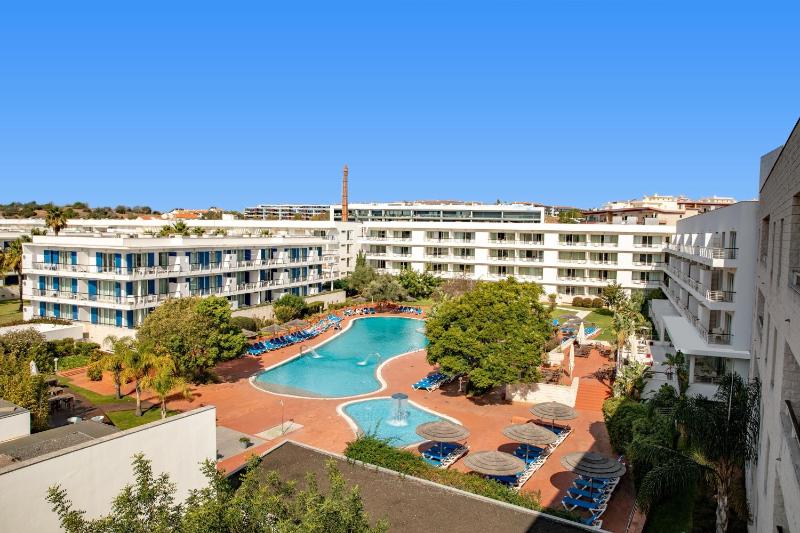 One-Bedroom Suite with Marina or Pool View (1-4 Adults) image 3