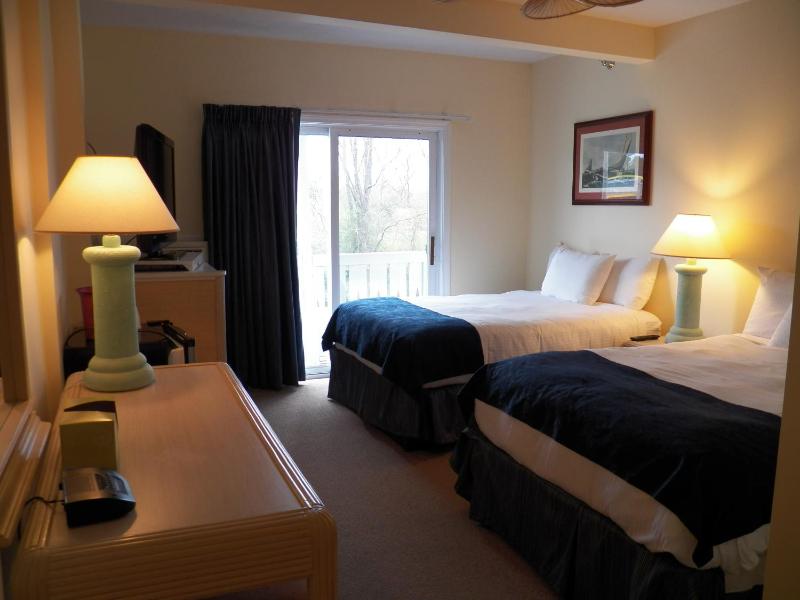 Double Room with Two Double Beds image 2