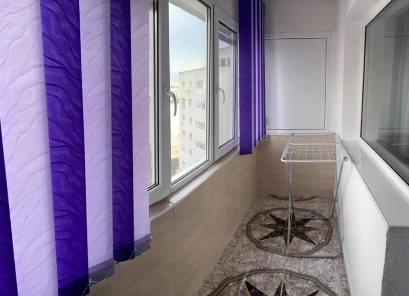 One-Bedroom Apartment image 4