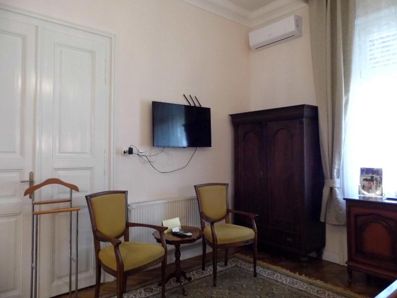 Deluxe Double Room image 2