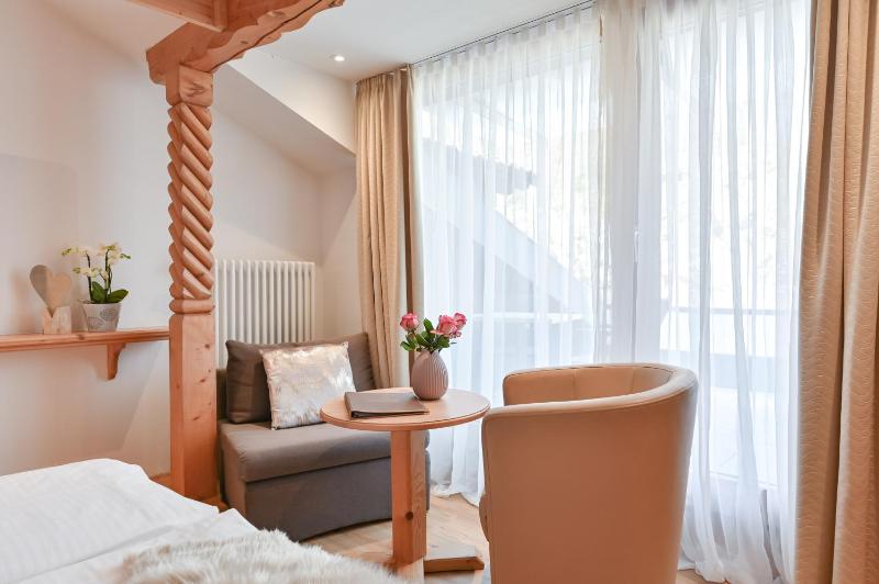 Romantic Double Room image 3