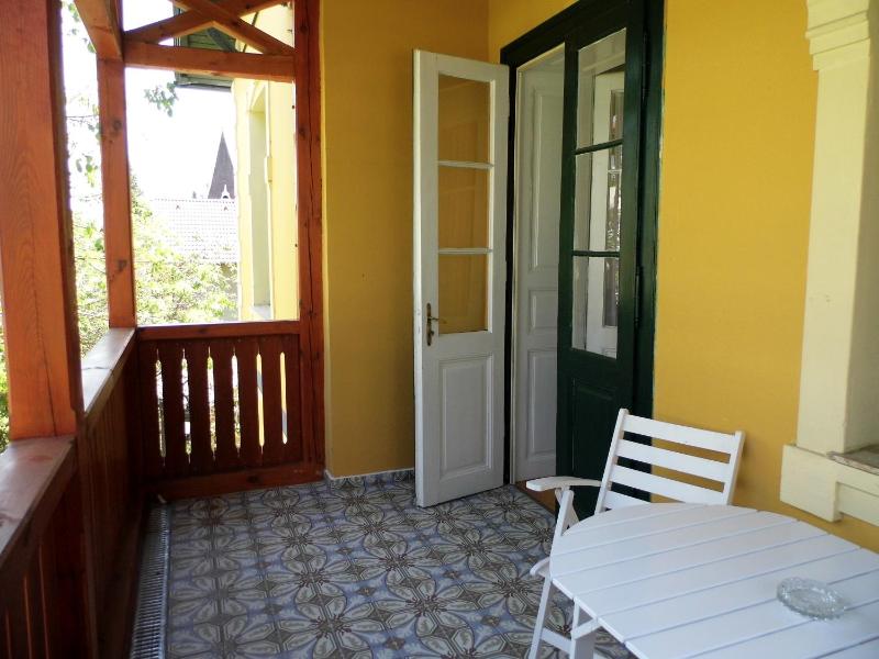 Deluxe Double Room with Balcony image 3