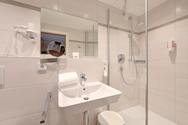 Superior Double Room image 3