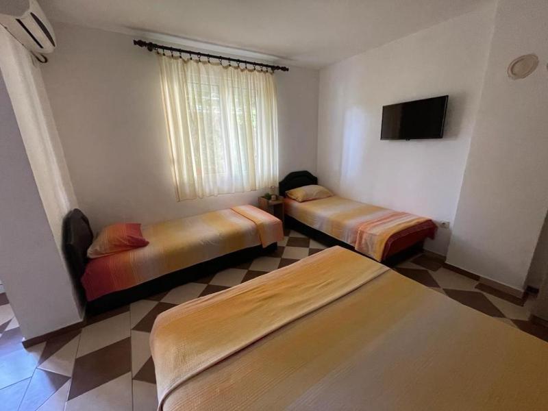 Studio Apartment image 2