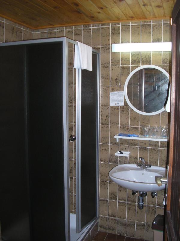 Two-Bedroom Bungalow with Kitchen image 2
