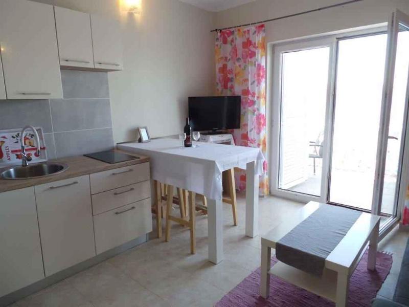 Apartment image 3