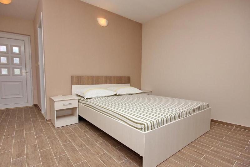 Studio with Balcony and Sea View image 3