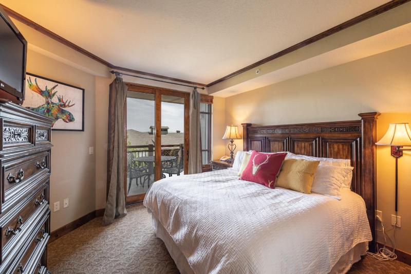 Luxury Resort Ski In Ski Out Hyatt Centric Residence 1BR Condo Pool Gym Hot tub Restaurant More - image 15