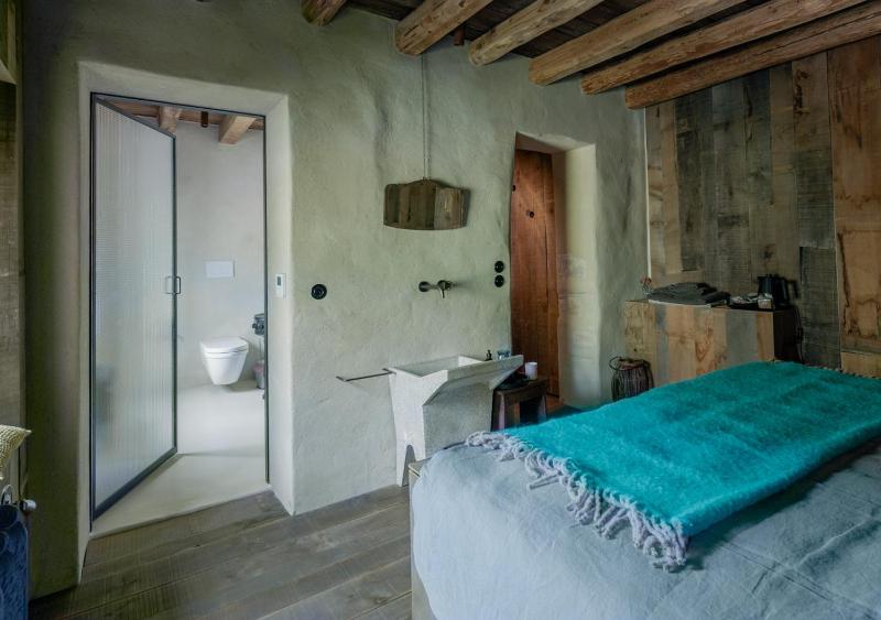 Double Room with Private Bathroom image 2