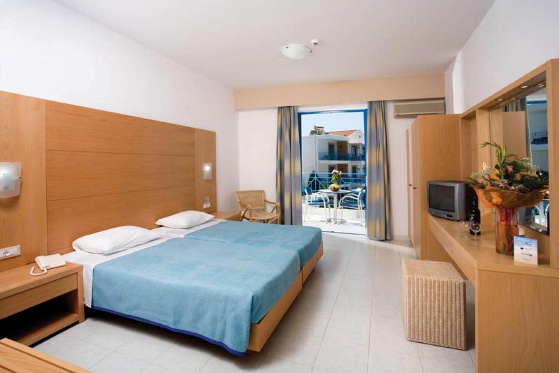 Apartment with Balcony (4 Adults) image 2
