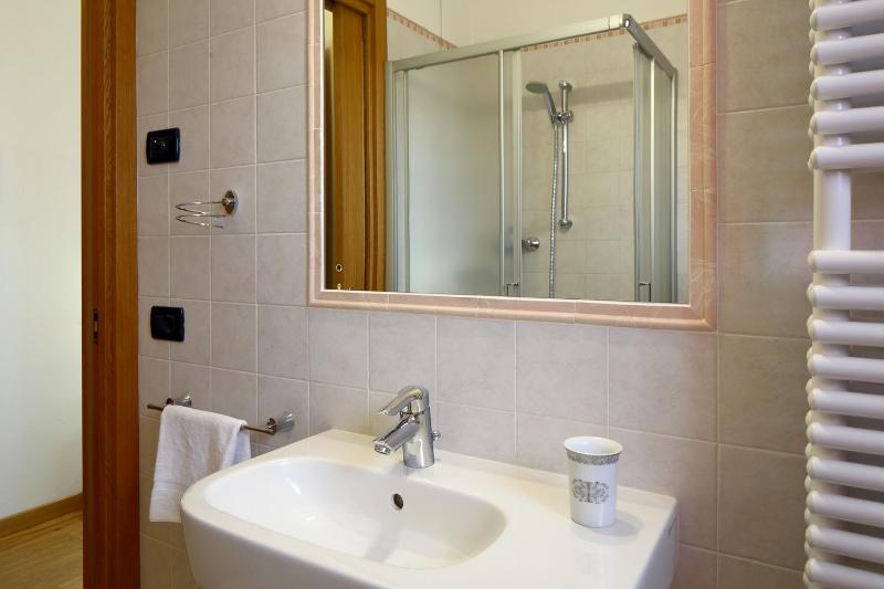 Double Room with Private Bathroom image 3