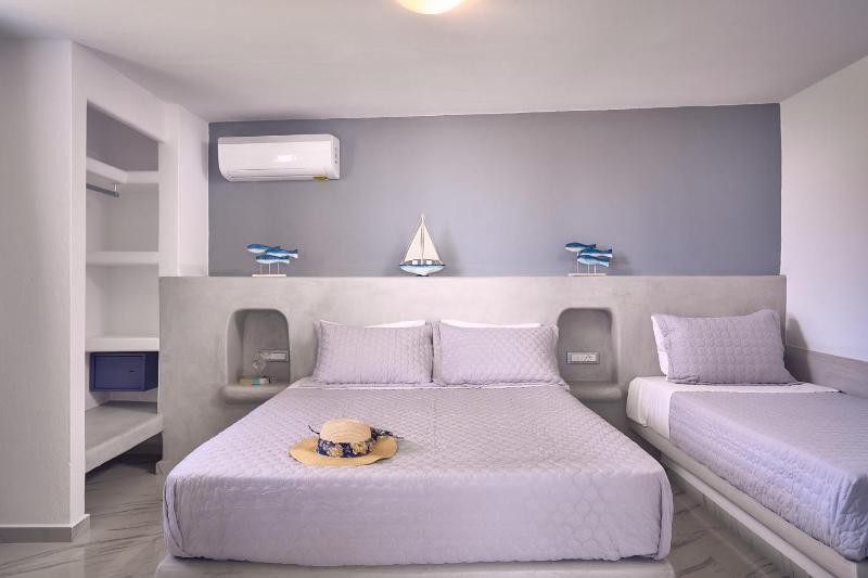Suite with Sea View image 3